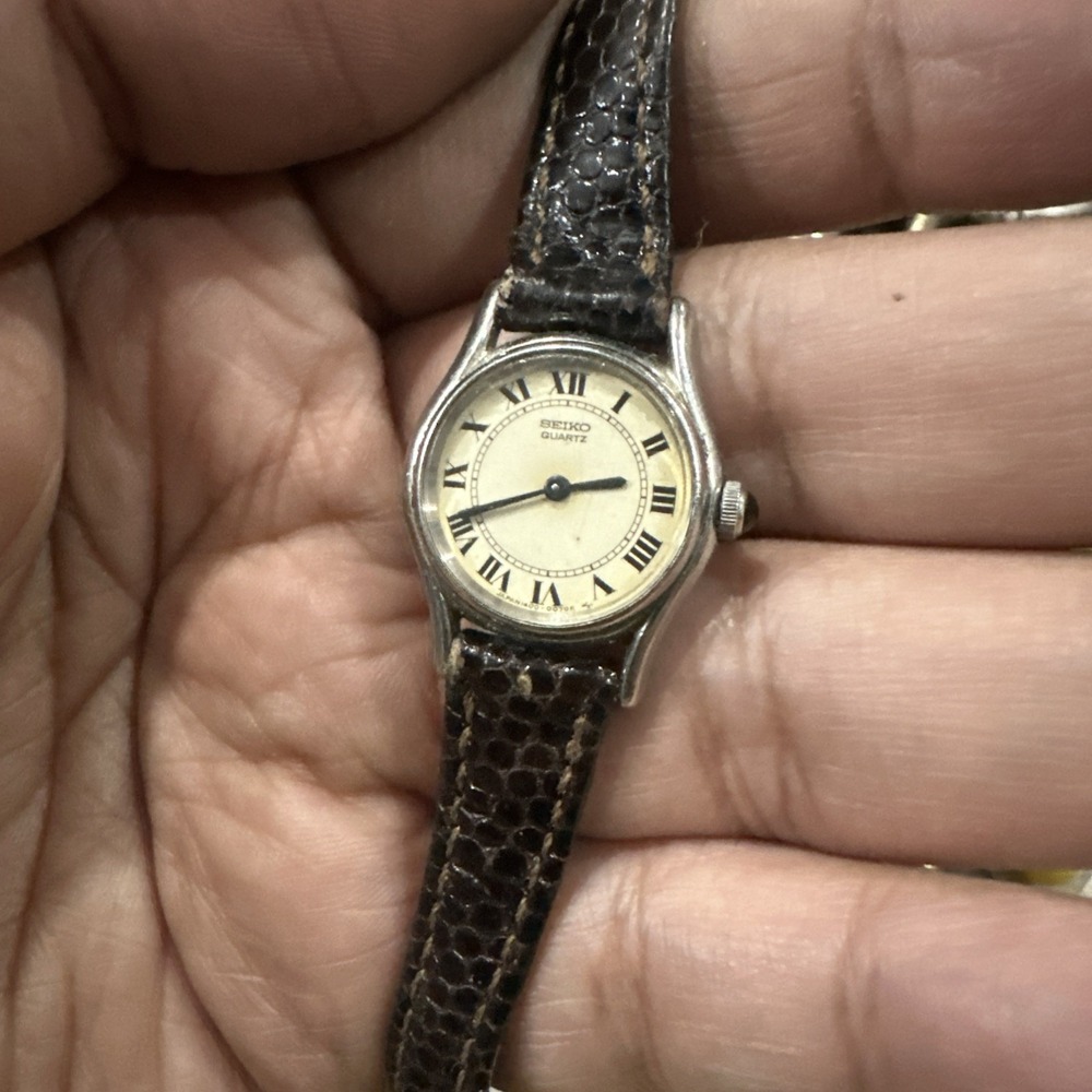 Works Seiko Watch Women 21mm Quartz Round 1400-0020 New Battery Runs